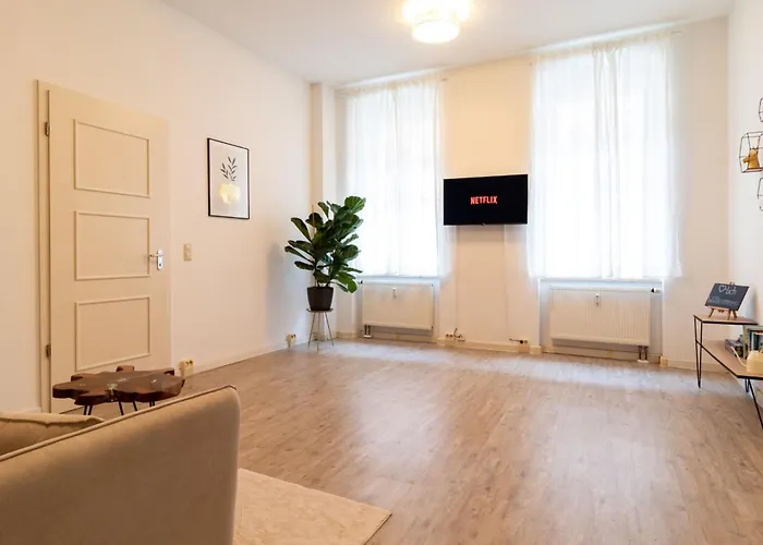 Grosse In Zentrum Mit Kleinem Garten By Interhome Apartment *