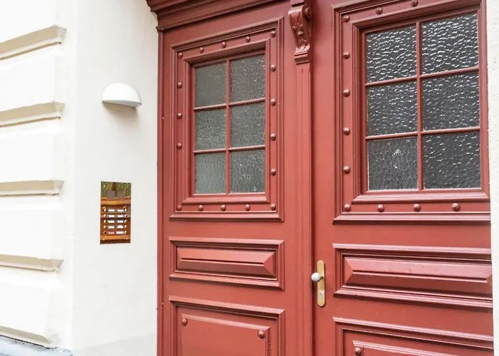 Grosse In Zentrum Mit Kleinem Garten By Interhome Chemnitz